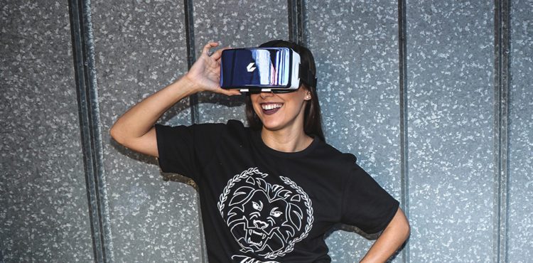Is virtual reality possible on the web